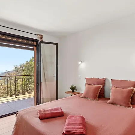 Villa Grande 750 M2 Des Chenes *