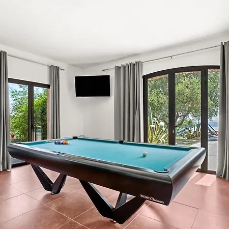 Grande 750 M2 Des Chenes Villa *