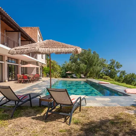 Villa Grande 750 M2 Des Chenes *