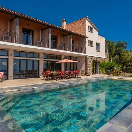 Grande 750 M2 Des Chenes Villa
