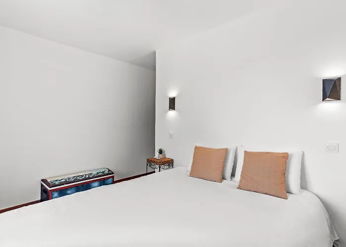 Villa Grande 750 M2 Des Chenes