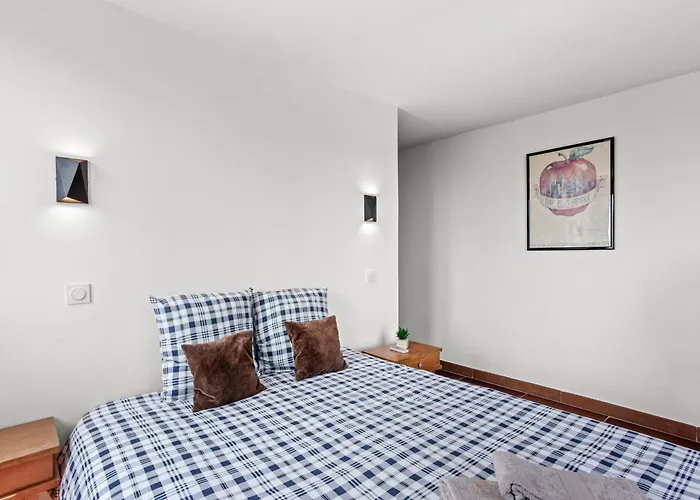 Villa Grande 750 M2 Des Chenes
