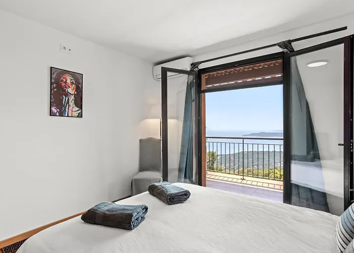 Villa Grande 750 M2 Des Chenes *