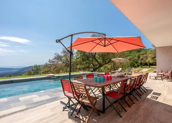 Villa Grande 750 M2 Des Chenes