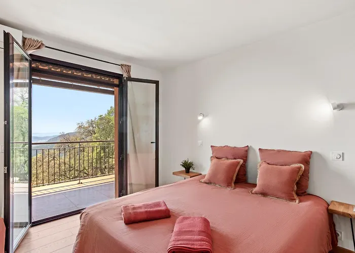 Villa Grande 750 M2 Des Chenes *