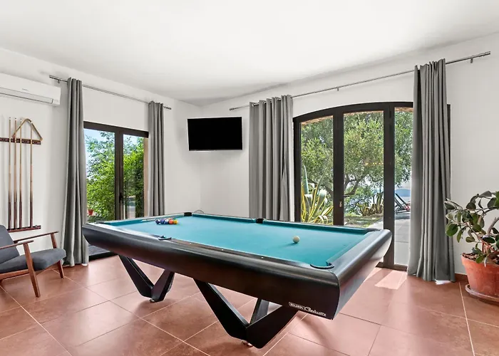 Grande 750 M2 Des Chenes Villa *